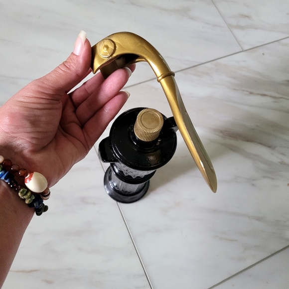 NIB Vintage Avon Pump Decanter Wild Country After Shave Lotion with Original Box - Picture 9 of 10